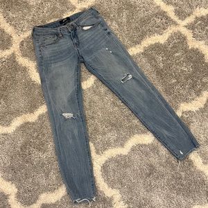 Aero Low Rise Light Blue Denim Distressed Skinny Jeans size 6 reg